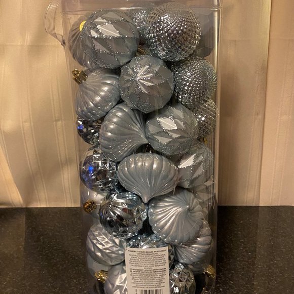 New Style At Home 50 Christmas Ornaments in Silver - Picture 3 of 4